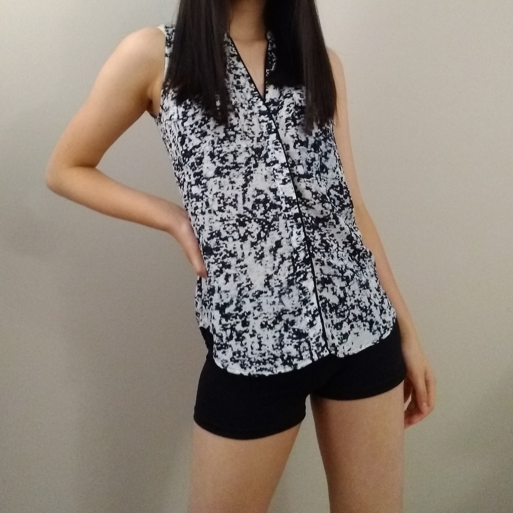 H&M Black and White Button Up Blouse